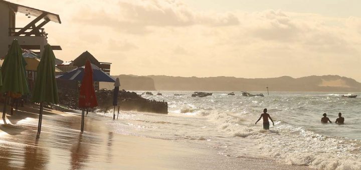 Praia de Pipa ao pôr do sol