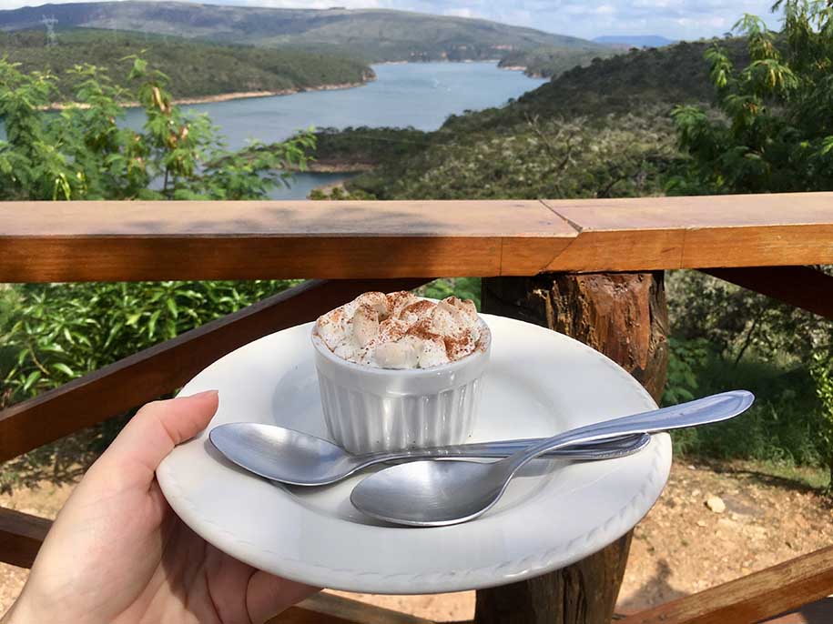 sobremesa em Capitólio, restaurante com vista para o lago de furnas