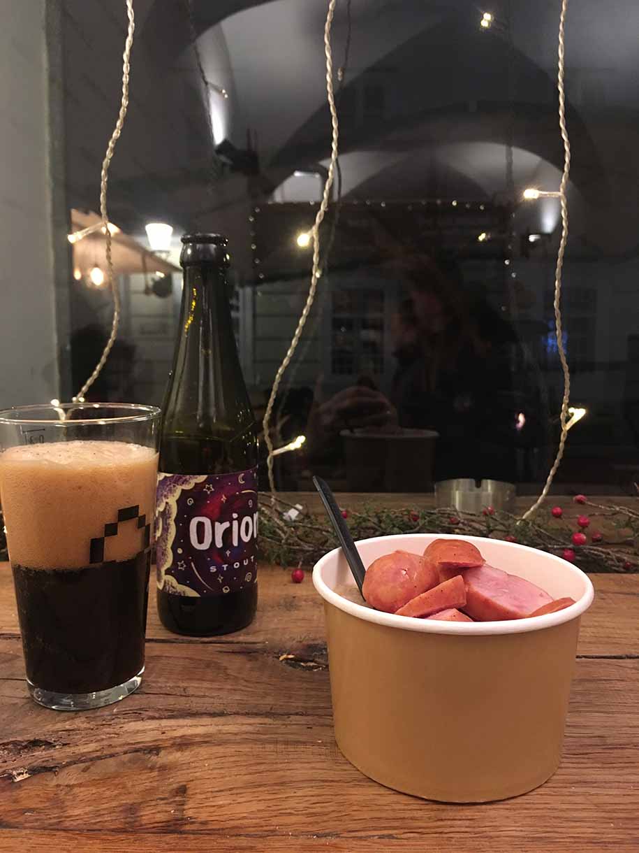 comida de rua e cerveja em liubliana