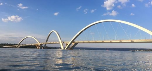 pont jk, em brasiliá, e lago paranoá